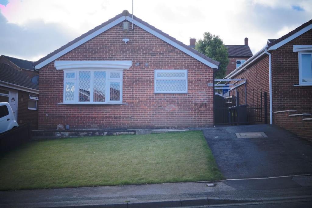 Luxurious Detached Bungalow Batley Exterior foto